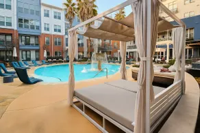 Sunshine Stay | 2BR Galleria Apartment Nr Mall - Image 3