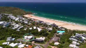 Surfside - 150m to beach w/heated pool - Image 2