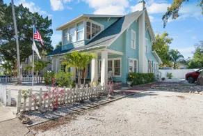 Beautiful Bayside Bungalow 10 min to Beach - Image 2