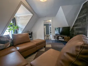 Rustic & Renovated Hot Tub/Game Room Sleeps 8ppl - Image 5