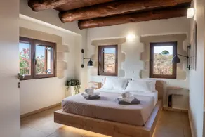 Villa Recluso-3 bd luxury country villa, huge heated pool with hydromassage, individual bbq & large yard, mountain view - Image 3