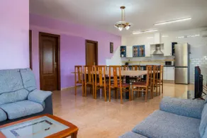 Vista Cunit es una gran casa con piscina, barbacoa - Image 3