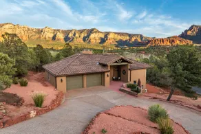Elegant Private Pool with Amazing Views! - Image 3