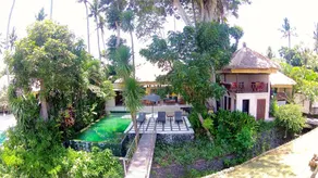 Architects own 2 suite paradise in prime location - Image 4