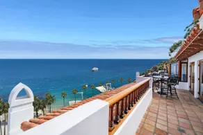 Remodeled, Premium Ocean Views+ New Golf Cart 2025 - Image 2