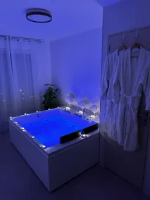 Romantic seaview Suite with spa at Canet - Image 3