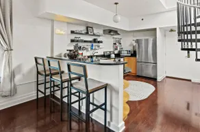 Downtown Penthouse Loft with Roof Patio and free parking - Image 4