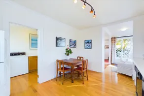 Redwood Bungalow - Image 3