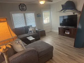 Historic Bungalow 1 mi from Anna Maria Island - Image 4