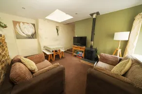 Devon Farm Cottage, Fire, Kids Room, Farm Fun - Image 3