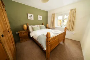 Devon Farm Cottage, Fire, Kids Room, Farm Fun - Image 2