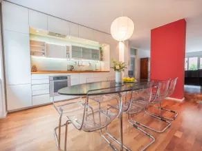 Lovely City Center Home - Image 3
