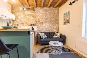 L'alouette | Air-conditioned Duplex, City Center - Image 2