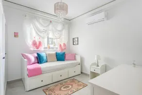 Brand new, central and by the sea - Image 4