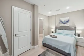 SAL | Chic & Cozy 1BR/1BA Suite at City Hall - 14 - Image 3