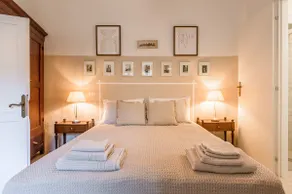 2BR Tuscan apt with garden and patio- quiet stay - Image 2