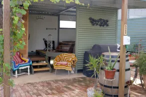 Ovenden Lodge Guesthouse - Image 5