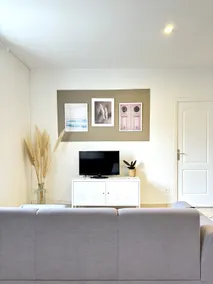 Downtown • Quiet & Bright Apartment - Image 4