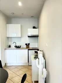 Downtown • Quiet & Bright Apartment - Image 5