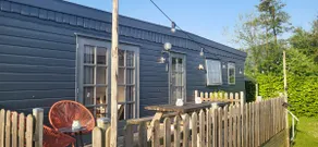 Chalet with lovely terrace and garden in Kortgene. - Image 4