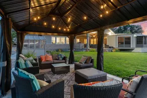 HUGE reunion ctr 32+, 16 BR, 9.5 baths, pets - Image 2