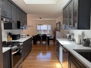 Modern, Renovated 5b/3ba near Apple, Kaiser - Image 5