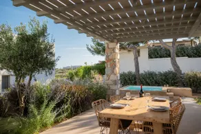Bohu Residence • Garden Villa with Jacuzzi - Image 4