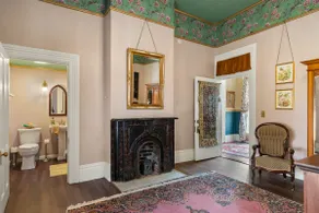 Historic Home in Downtown for a Couple or Group - Image 5