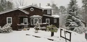 Irish Chalet Home near Long Lake - Image 2