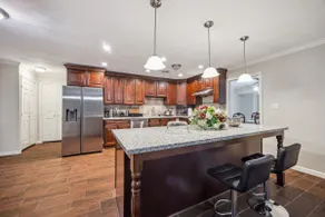 Spacious 3BR/2BA Retreat Near Galveston, Houston - Image 3