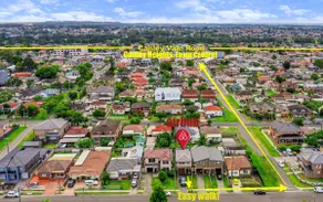 2 En-suites - Walkable to Shops - Wi-Fi & Netflix! - Image 5