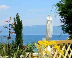 ALKYONI-Magnificent Seaview -Waterfront-110sq m- Beautiful decoration-1st floor - Image 5