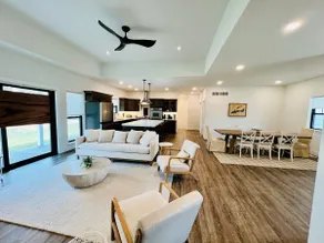 NEW | Spacious Luxury home | 7 BEDS | Pets Welcome - Image 4