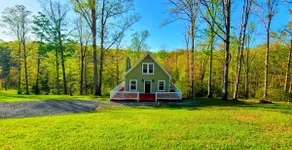 8-Acre Escape: Fishing Pond, Waterfalls, Disc Golf - Image 2