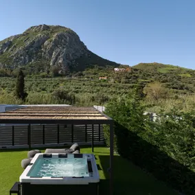 Monti Luxury Villa, with Heated Pool & Hot Tub - Image 3