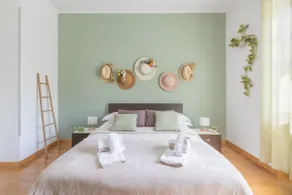 [Parking] Central, 2 Bedrooms, Family-Friendly - Image 3