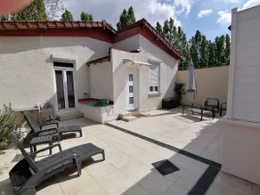 Villa in Antony, air conditioning, free parking - Image 2