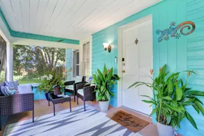 Historic Cottage with Private Yard & Putting Green - Image 4