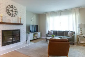 Bright + Cozy I Fenced Yard + Fire Pit - Image 3