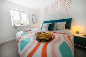 Stylish 3 bed house, large garden, Parking, WiFi - Esho Stays - Image 5