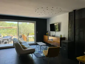 House not overlooked with views and pool - Image 4