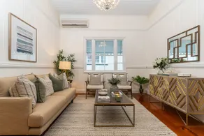 Luxury Queenslander Awaits! Sleeps 8, 3 car parks - Image 4
