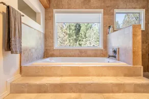 Tri-Level Cabin! Hot Tub+Sauna+Games+ BBQ & RV Pkg - Image 4
