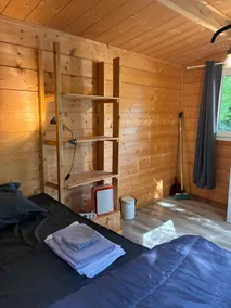 Séquoia cabin with sanitary facilities - Image 3