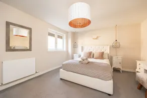 Central 3-Bed Townhouse - Garden & Free Parking - Image 3