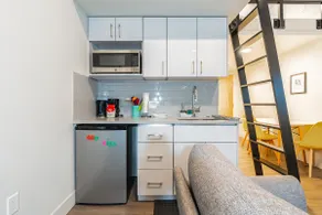 King Bed, 55” Smart TV, Workspace, First Hill - Image 5