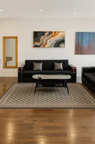 Modern 4 Bedroom 15 min to Downtown Pkg ($14/day) - Image 2