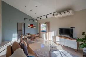 Ample 2Q | AC, Garage and WI-FI - TOP Location - Image 3