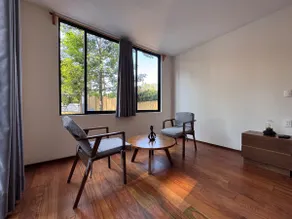 House with hottub - Image 4