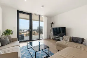 London 1 bed Apt Near Canning Town & City Airport - Image 5